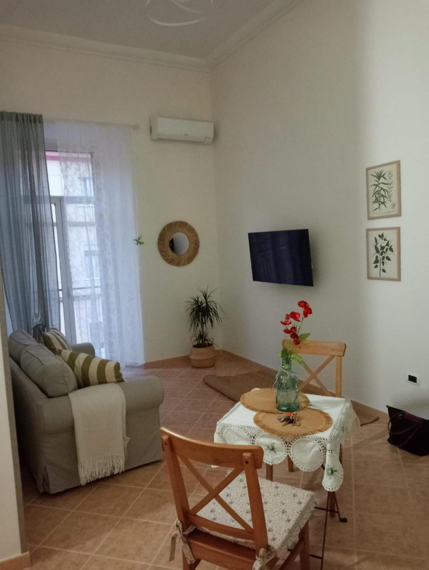 Appartamento: La Maison Verte Napoli Exterior foto